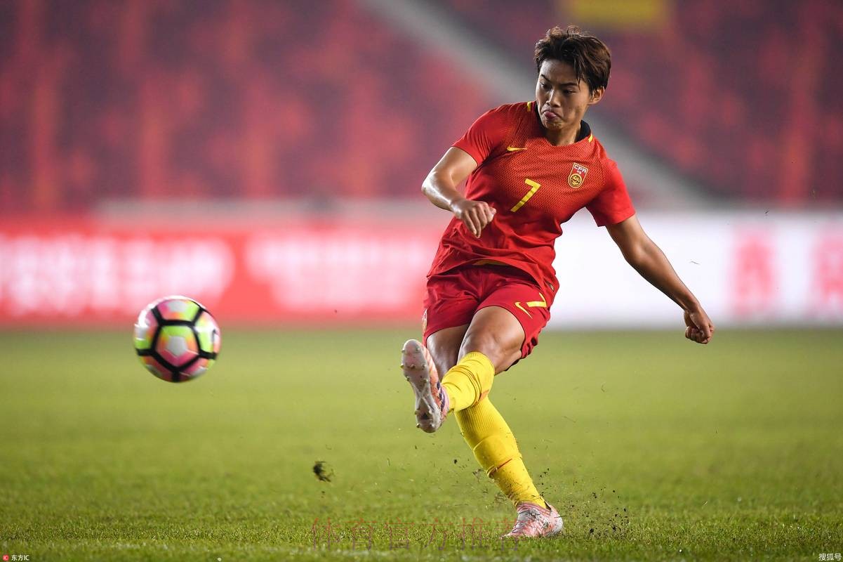 PP体育:王霜远射攻入欧冠首球,成为欧冠赛场中国进球第一人 PP体育:王霜远射攻入欧冠首球,成为欧冠赛场中国进球第一人
